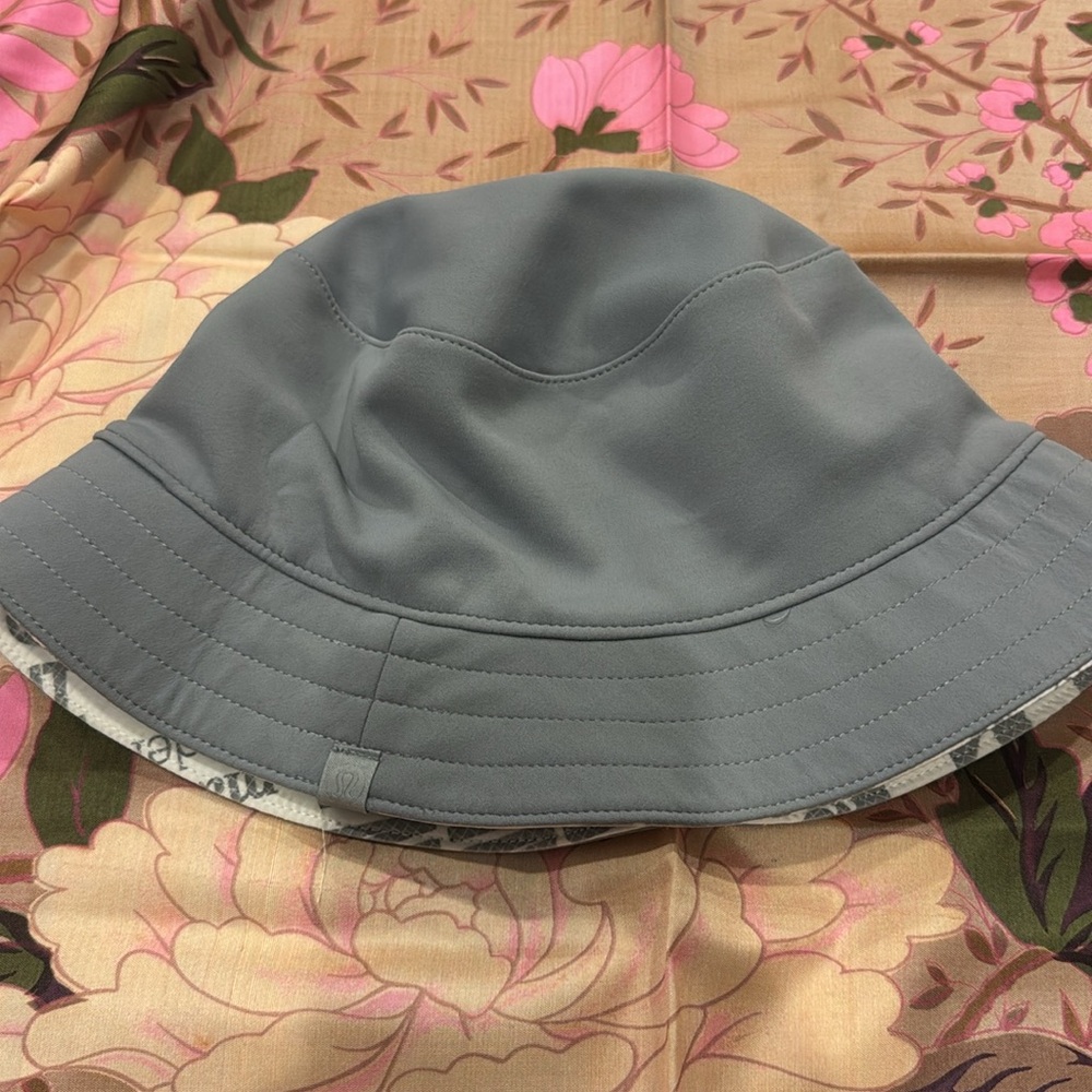 Lulu Both ways, bucket, hat, manifesto, print BNWT - Picture 5 of 5